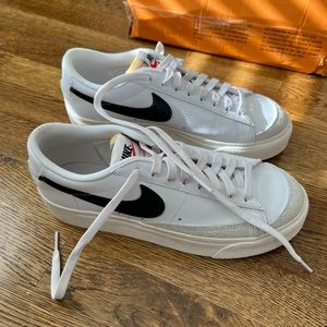 Blazer Low Platform size 9 women’s Nike